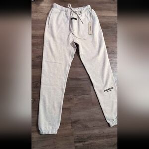 NWT FEAR OF GOD ESSENTIALS OATMEAL HEATHER GREY SWEATPANTS (L)